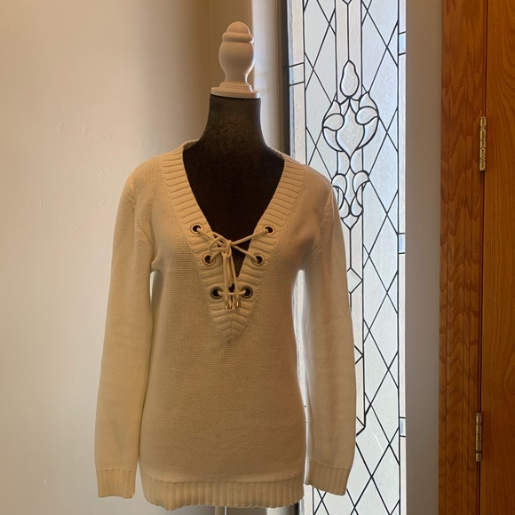 Tommy Bahama cream light weight sweater - Picture 1 of 2